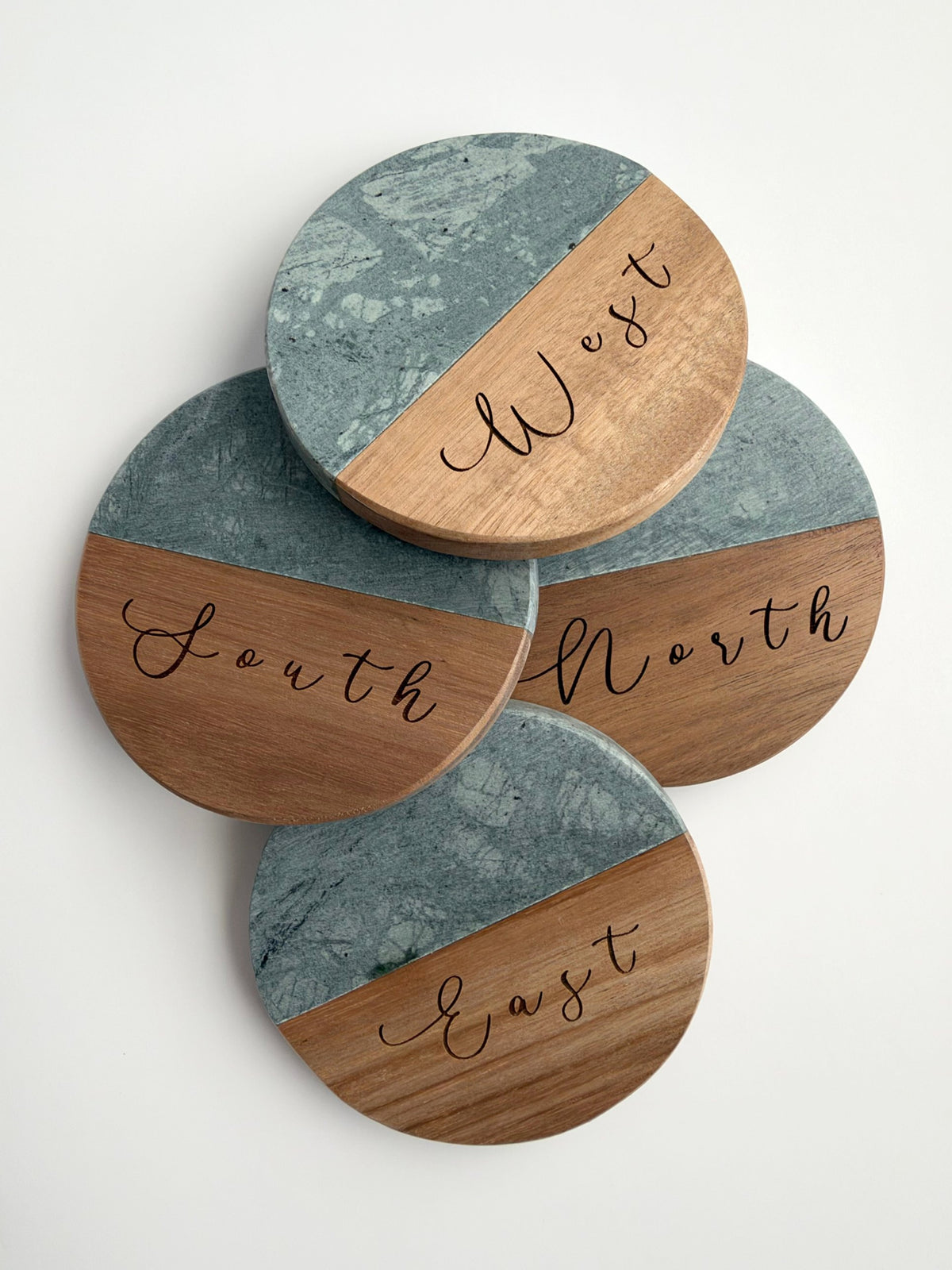 Script Mahjong Wind Coasters (East, South, West, North) – Round Green Marble & Wood, Set of 4