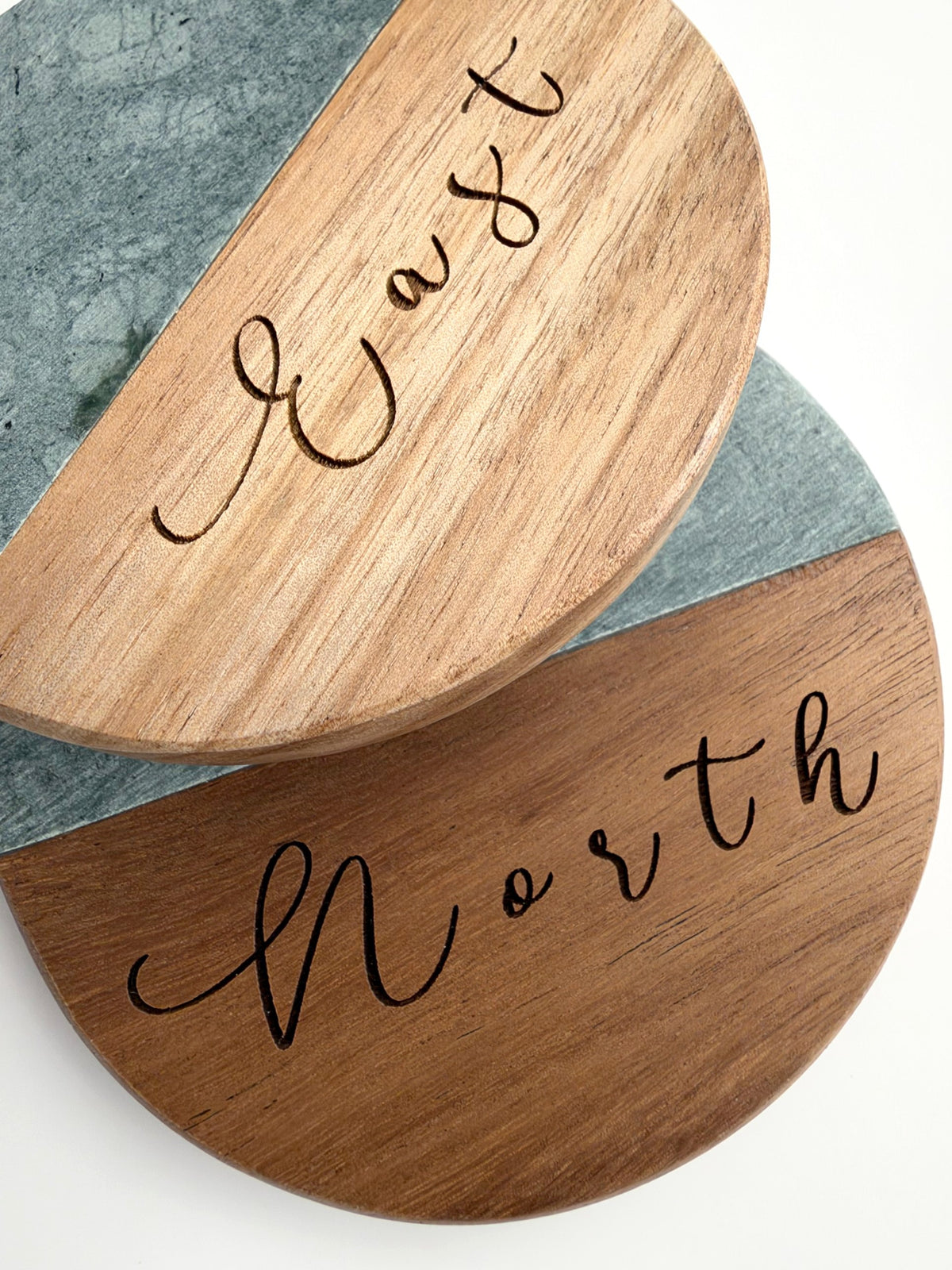 Script Mahjong Wind Coasters (East, South, West, North) – Round Green Marble & Wood, Set of 4