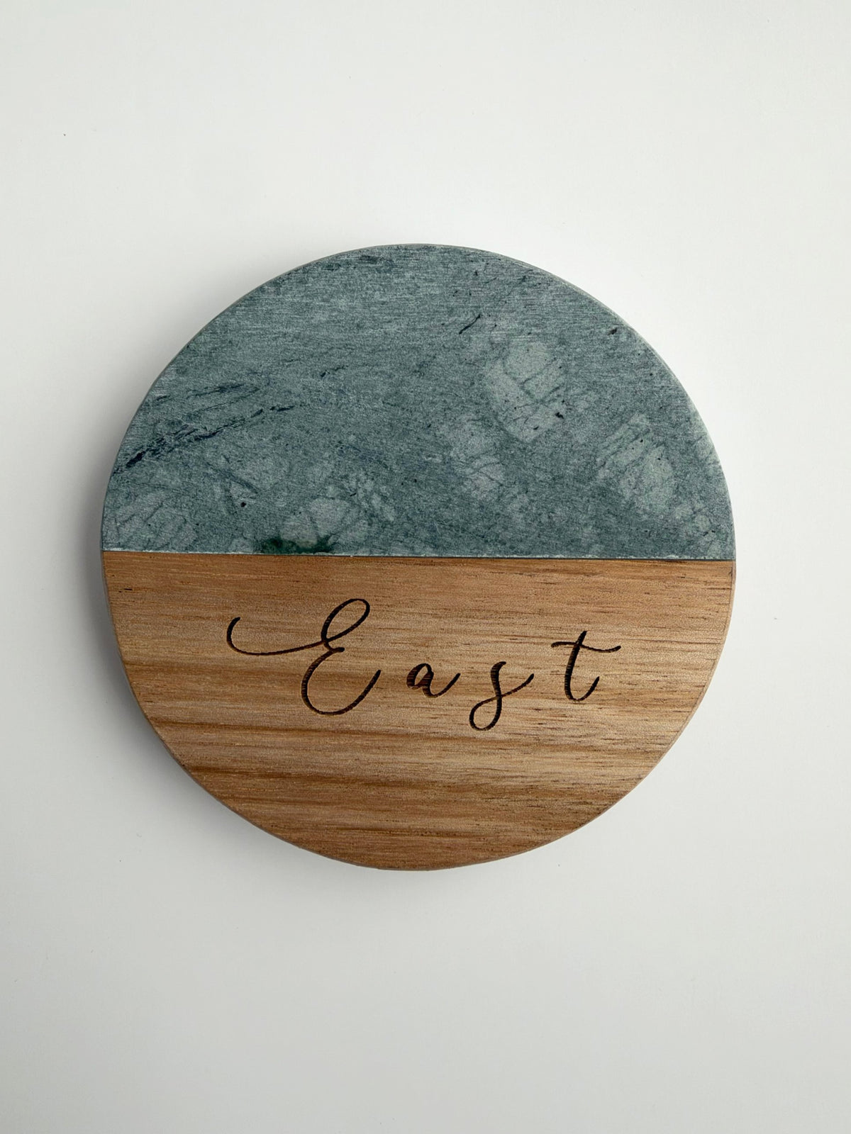 Script Mahjong Wind Coasters (East, South, West, North) – Round Green Marble & Wood, Set of 4